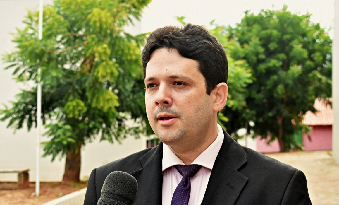 Dr. Eriberto solicita construção de UBS e de calçadão no bairro Morada Nova em Picos