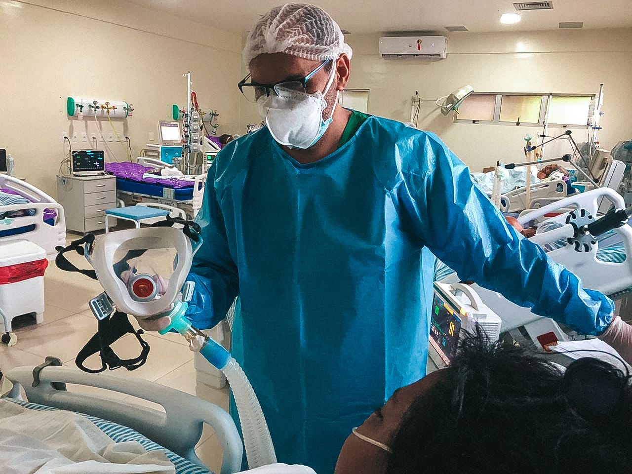 Fisioterapia auxilia na recuperação de pessoas com covid-19 no HRJL