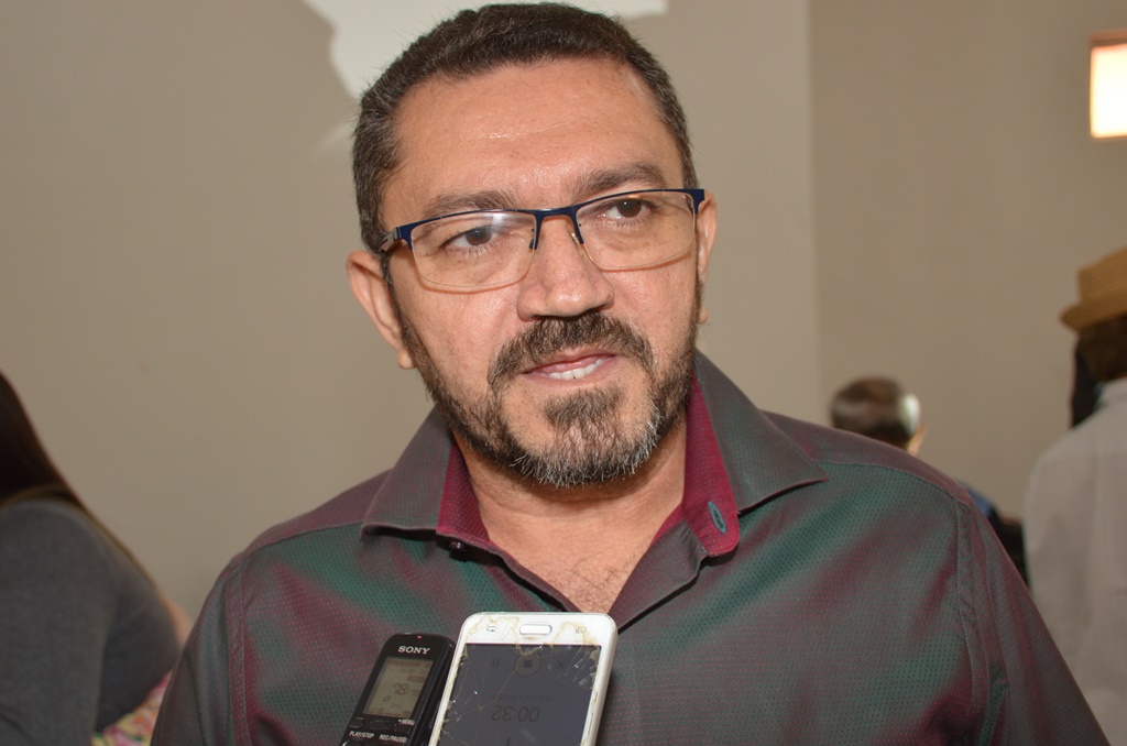 Prefeito de Picos Padre Walmir deixa as fileiras do Partido dos Trabalhadores