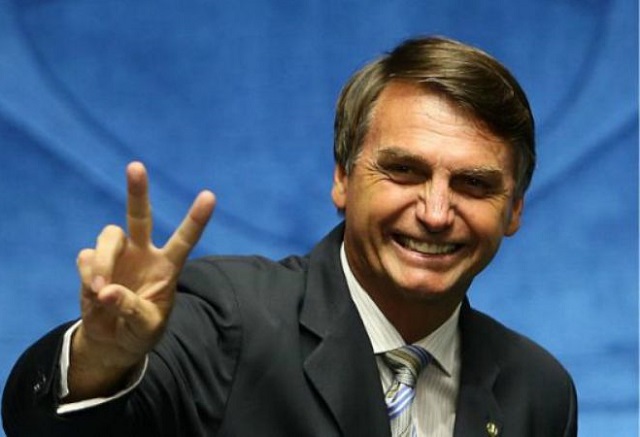 Bolsonaro "enterra" Renda Brasil e Congresso tenta puxar pauta social