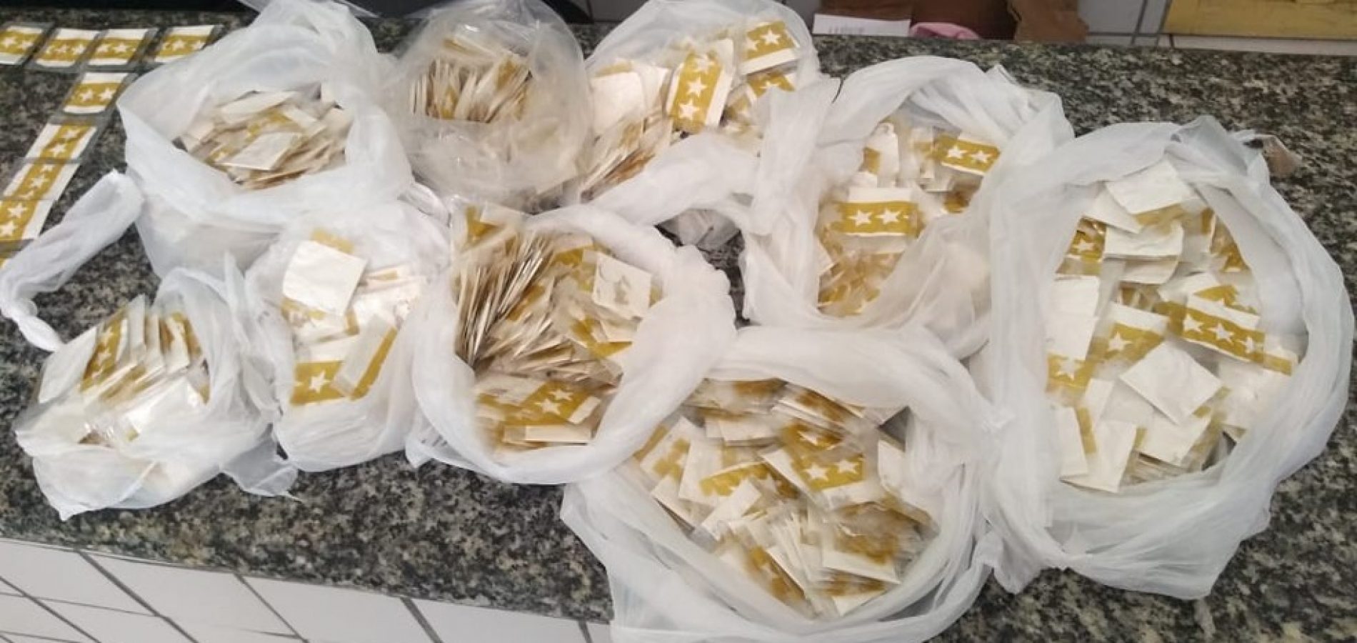 Três pessoas são presas com mais de meio quilo de cocaína em Valença