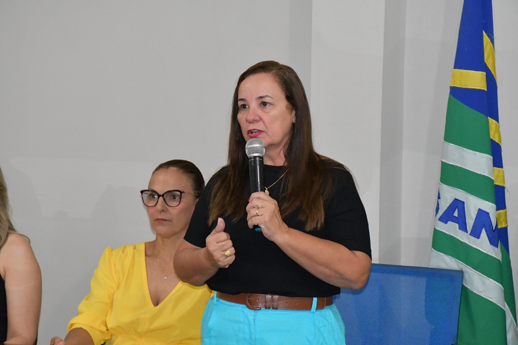 Maria José e secretários destacam avanços e conquistas da gestão em Santana durante audiência pública