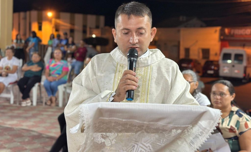 Padre Gildo Coelho assume comando da paróquia de Pio IX
