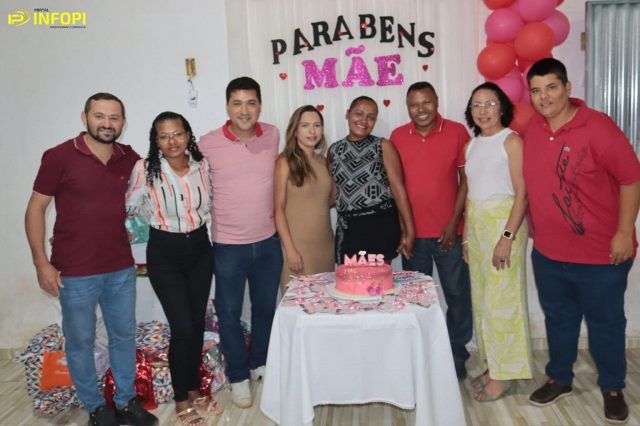 Autoridades prestigiam novena e homenagem ao Dia das Mães em Massapê do Piauí