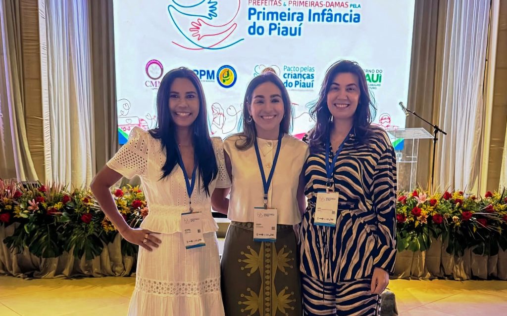Prefeita de Santa Cruz do Piauí participa de encontro estadual em defesa da Primeira Infância