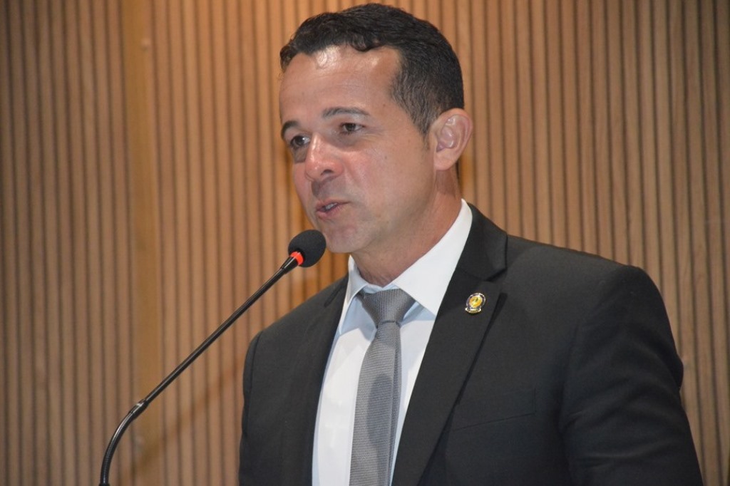 Prefeito de Sussuapara Naerton Moura contrata escritório de contabilidade por R$ 318 mil
