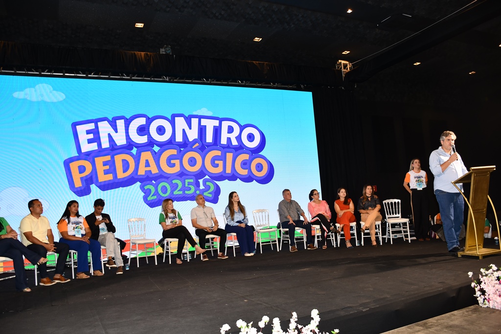 Prefeito de Picos Pablo Santos participa da abertura do Encontro Pedagógico
