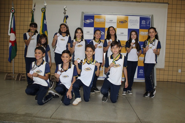 IMH realiza cerimônia de entrega de medalhas e certificados a alunos destaque em olimpíadas nacionais