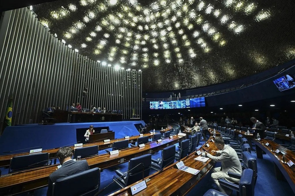 Senado reage à decisão do STF e acelera mudanças na Lei de Impeachment