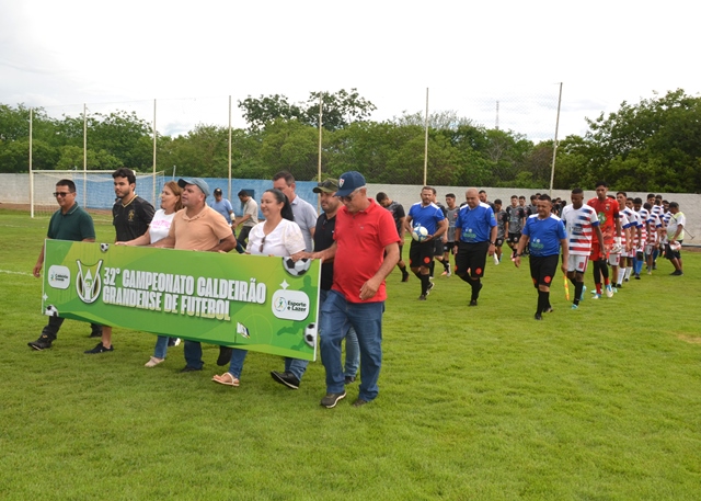 32º Campeonato de Futebol em Caldeirão Grande do Piauí tem início com grande público