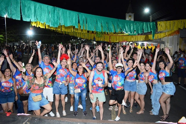 Bloco Filhos de Front mais uma vez leva alegria e animação neste período carnavalesco em Fronteiras