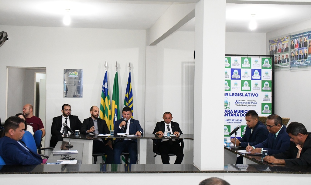 Vereadores de Santana do PI destacam obras de infraestrutura no município durante sessão ordinária