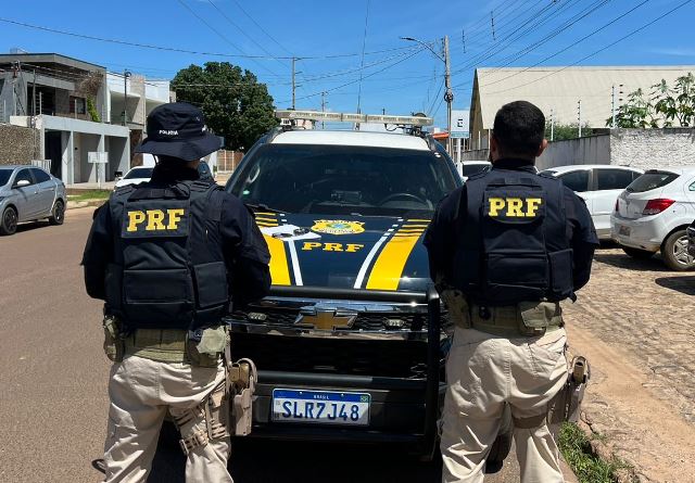 PRF prende foragido condenado a 26 anos de prisão durante abordagem em Picos