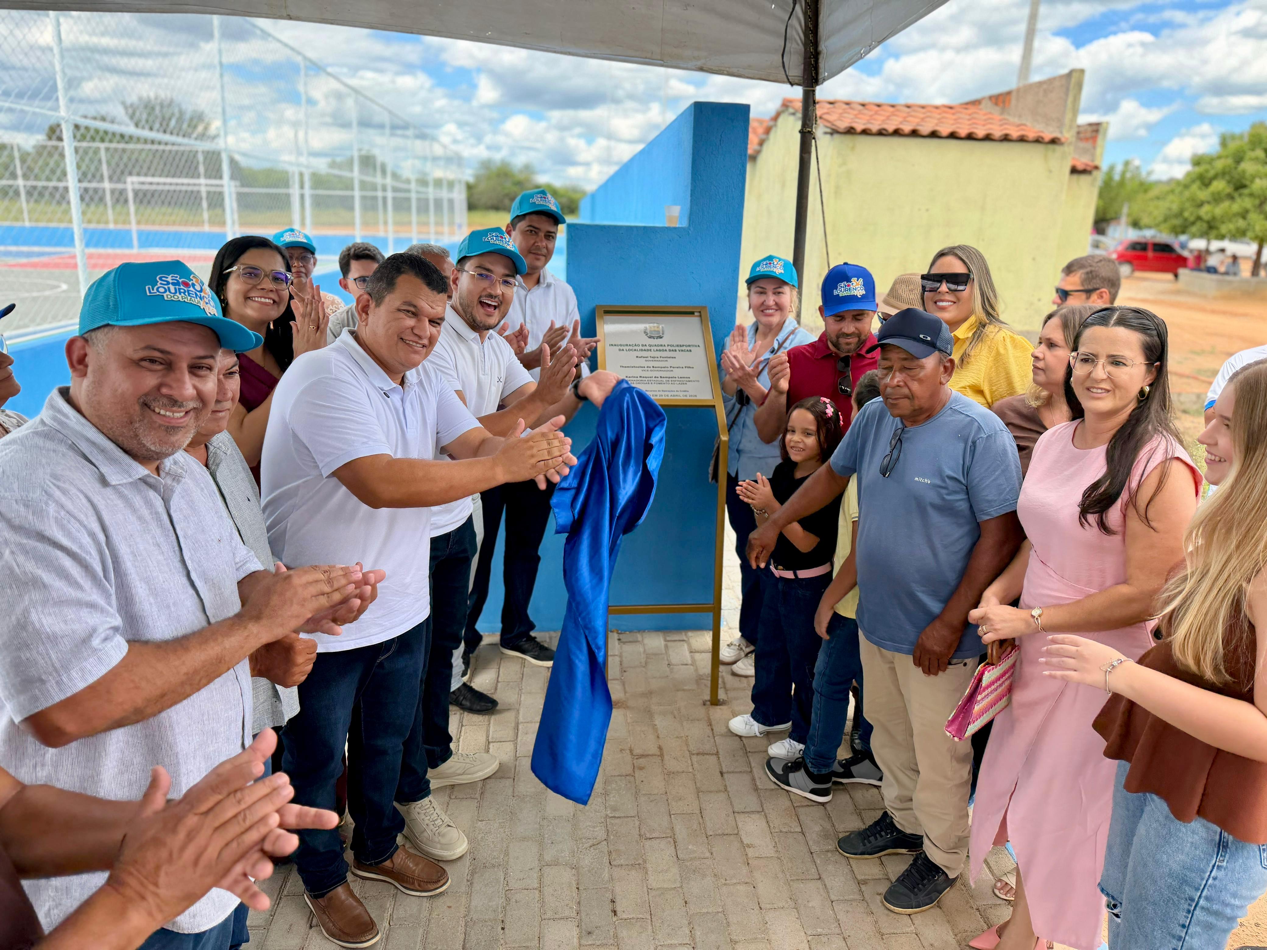 Deputada Simone Pereira realiza entrega obra durante aniversário de São Lourenço do Piauí