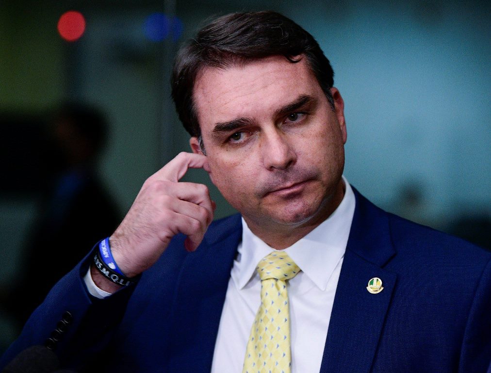 Flávio Bolsonaro negociou R$ 134 milhões com Daniel Vorcaro