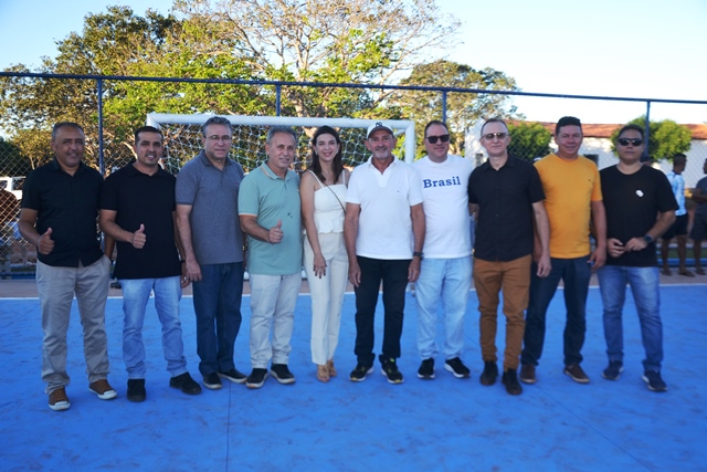 Prefeito Elbert inaugura Quadra Poliesportiva no Povoado Magro em Inhuma