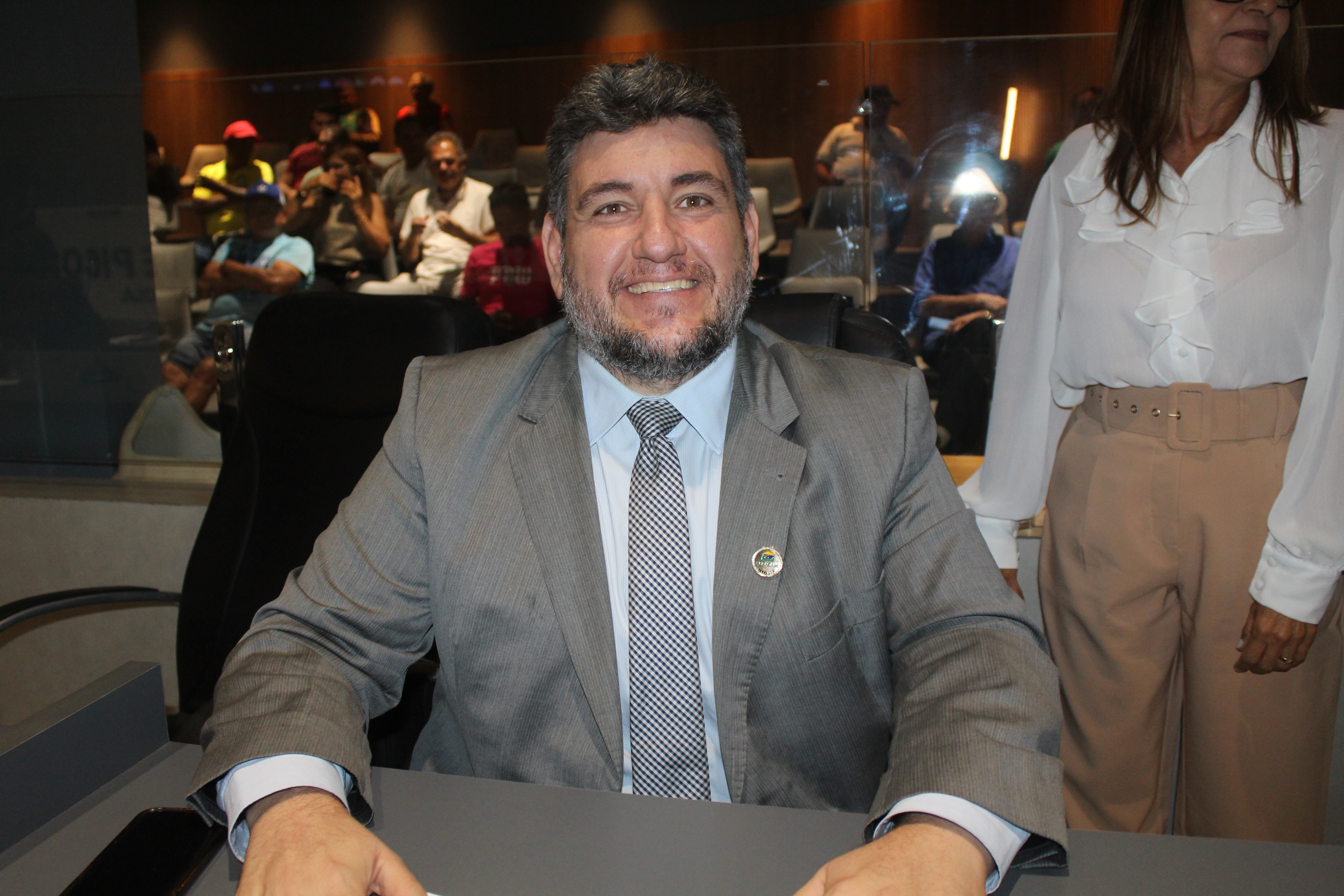 Vereador Hugo Victor destaca sucesso do Picos Cidade Junina e impacto positivo na economia local