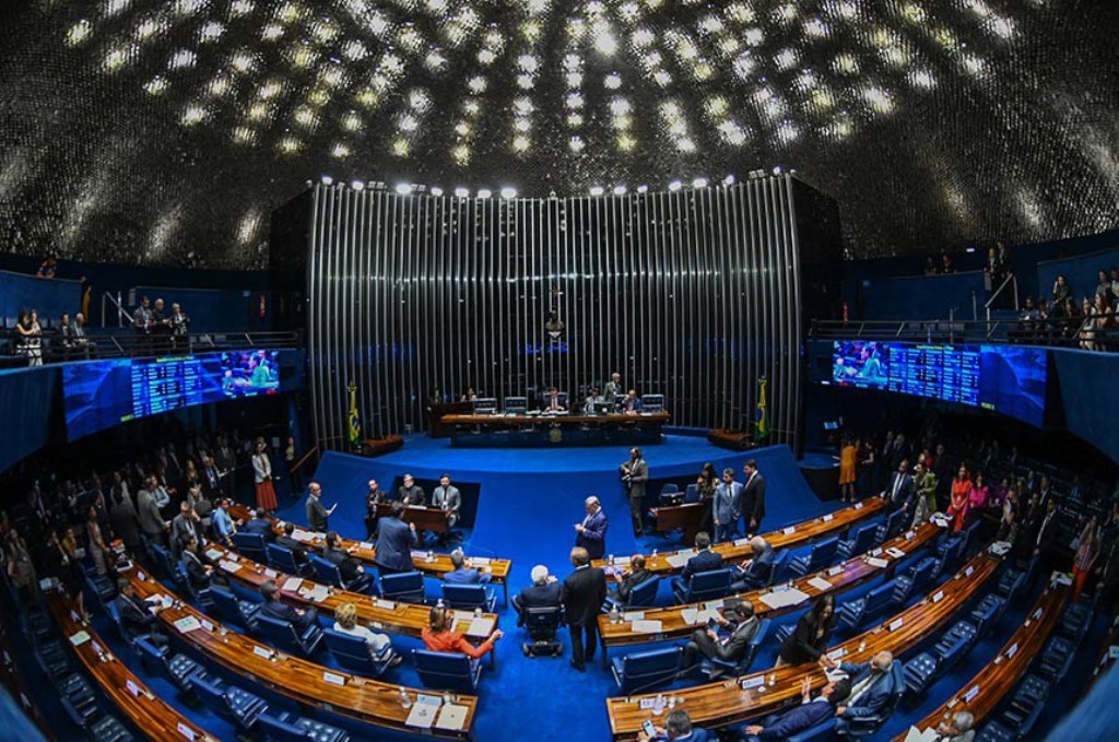 Empresariado faz ofensiva no Senado contra PEC do fim da escala 6x1