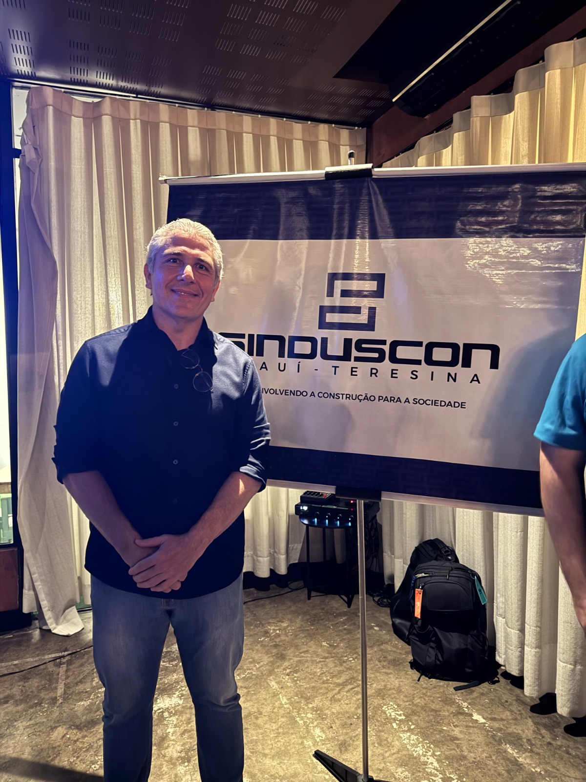 Sinduscon apresenta novo presidente em evento marcado por inovação e debate sobre IA 