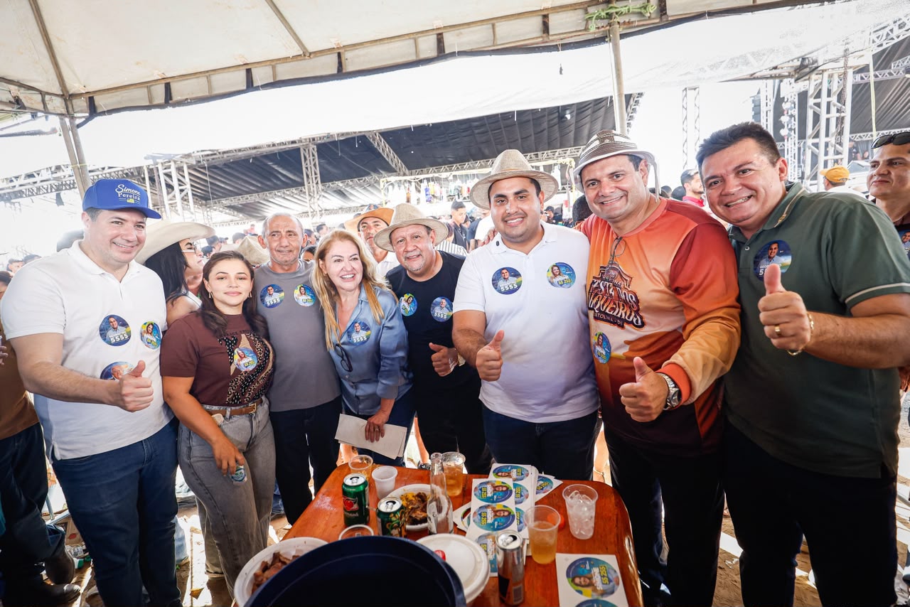 Deputada Simone Pereira participa dos festejos de Bertolínia