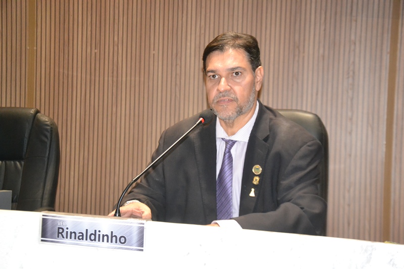 Vereador Rinaldinho anuncia mudança nas sessões da Câmara de Picos durante período eleitoral