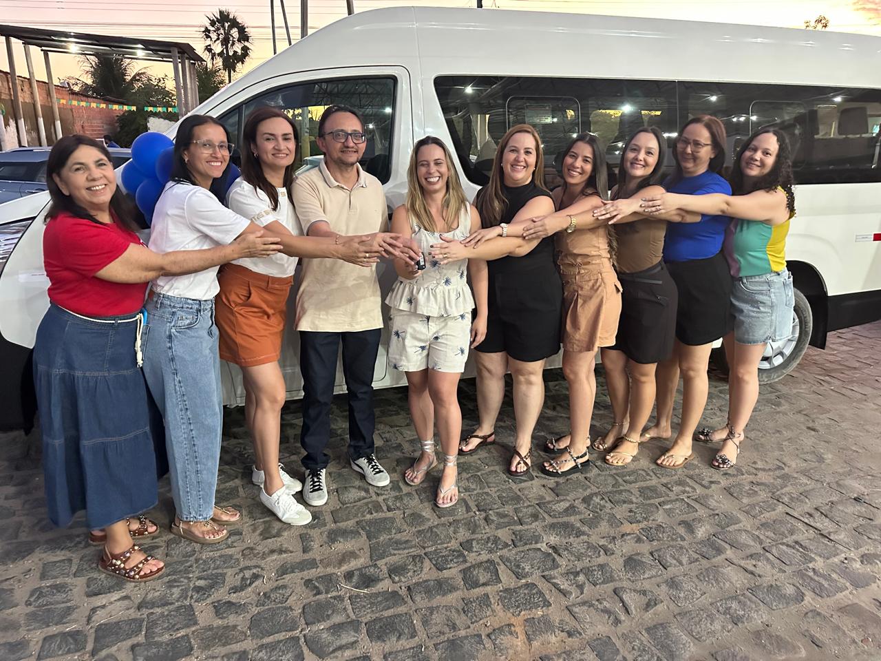 Gestão de Francisco Santos adquiri Van 0 km que irá fortalecer ações da educação