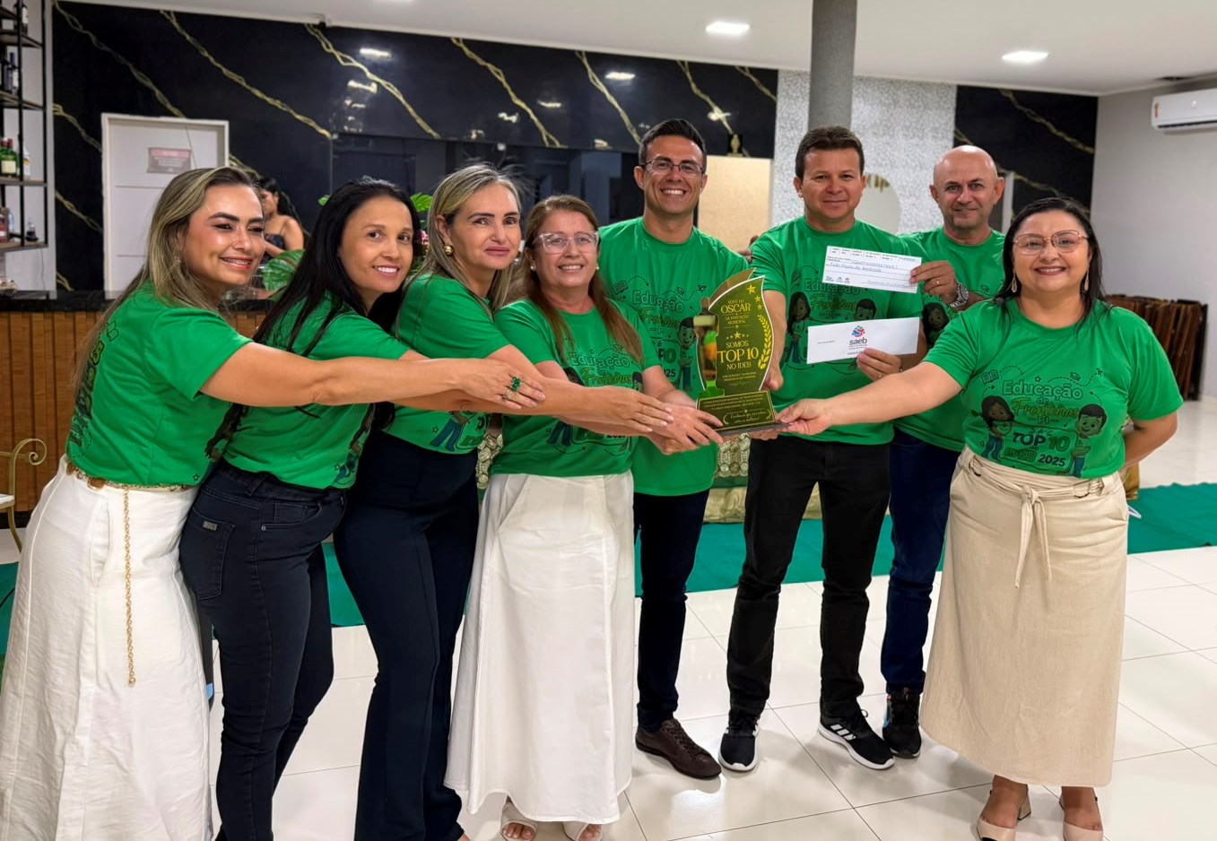Fronteiras realiza “Noite do Oscar da Educação” em homenagem a professores que contribuíram para destaque no IDEB
